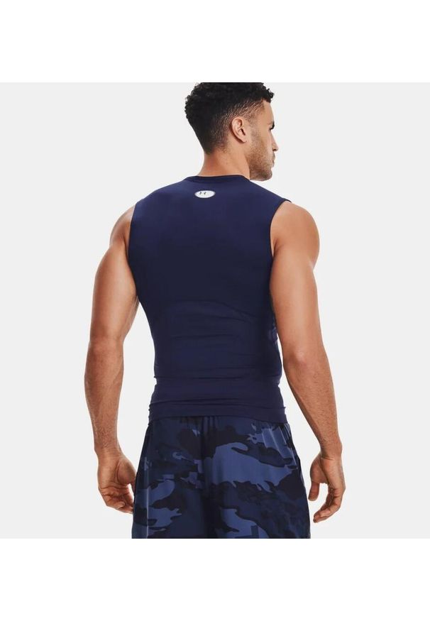 Under Armour - Koszulka męska tank top UNDER ARMOUR 1361522 bez rękawów. Kolor: niebieski. Długość rękawa: bez rękawów
