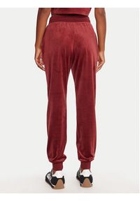 Guess Spodnie dresowe V3BB27 K0232 Bordowy Regular Fit. Kolor: czerwony. Materiał: syntetyk #3