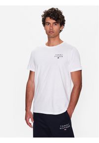 TOMMY HILFIGER - Tommy Hilfiger T-Shirt UM0UM02916 Biały Regular Fit. Kolor: biały. Materiał: bawełna #1