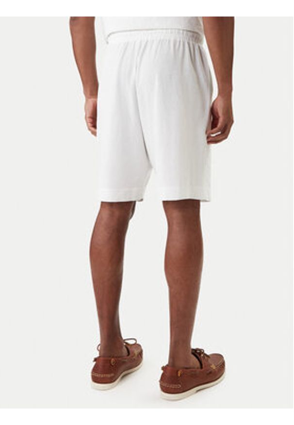 Emporio Armani Szorty materiałowe EM000681 AF20590 U0002 Biały Regular Fit. Kolor: biały. Materiał: wiskoza