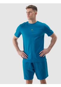 4f - T-shirt regular gładki męski - kobaltowy. Okazja: na co dzień. Kolor: niebieski. Materiał: jersey, bawełna, skóra, włókno, dzianina. Długość rękawa: krótki rękaw. Długość: krótkie. Wzór: gładki. Styl: sportowy, casual