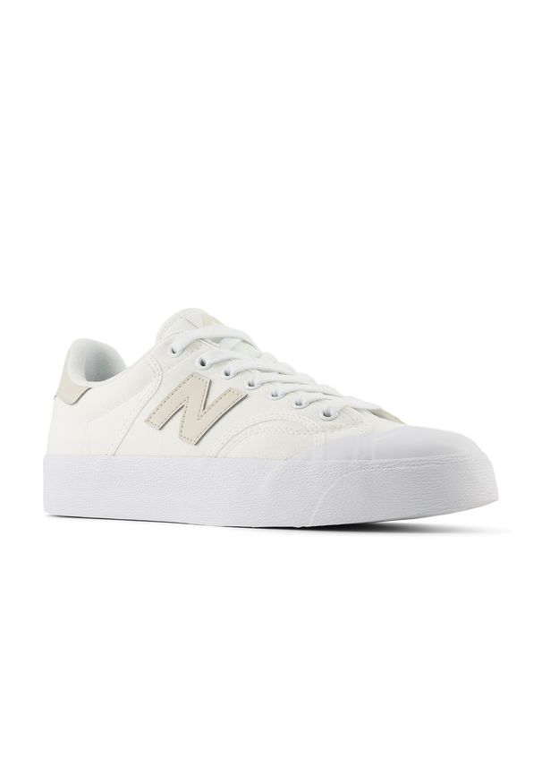 Buty unisex New Balance BB100CGN – białe. Okazja: na co dzień. Kolor: biały. Materiał: materiał, syntetyk, guma. Szerokość cholewki: normalna. Obcas: na platformie
