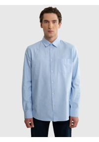 Big-Star - Koszula męska z tkaniny typu oxford jasnoniebieska Trixi 400. Okazja: na co dzień. Kolor: niebieski. Materiał: tkanina. Wzór: gładki. Styl: klasyczny, casual, elegancki, sportowy