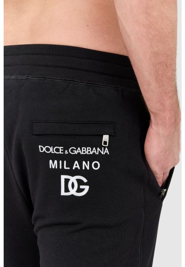 Dolce and Gabbana - DOLCE & GABBANA Czarne męskie spodnie dresowe z haftowanym logo, Rozmiar 50. Kolor: czarny. Materiał: bawełna, dresówka. Wzór: haft