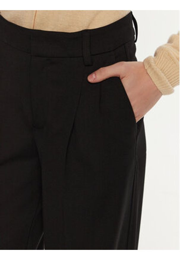 Oui - OUI Spodnie materiałowe 88780 Czarny Straight Fit. Kolor: czarny. Materiał: syntetyk, wiskoza