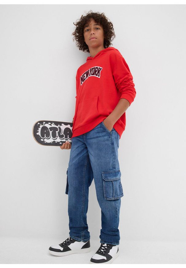 bonprix - Dżinsy bojówki ocieplane o kroju loose fit z podszewką dżersejową, straight. Kolor: niebieski