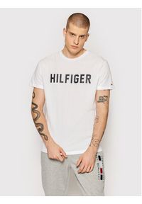 TOMMY HILFIGER - Tommy Hilfiger T-Shirt UM0UM02011 Biały Regular Fit. Kolor: biały. Materiał: bawełna #4