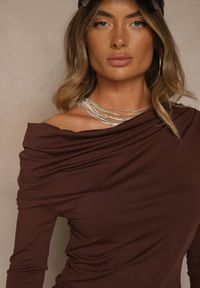 Renee - Brązowa Bluzka Longsleeve Vices z Asymetrycznym Dekoltem Fertie. Okazja: na co dzień. Kolor: brązowy. Materiał: jeans. Długość rękawa: długi rękaw. Długość: długie. Styl: casual, elegancki #3