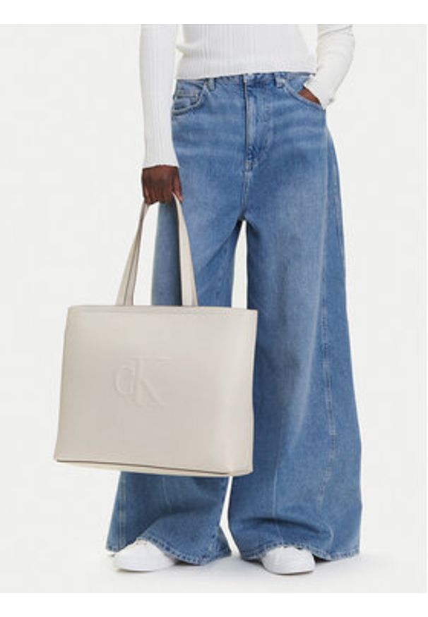 Calvin Klein Jeans Torebka Sculpted Slim Tote34 LV04K3070G Écru. Materiał: skórzane