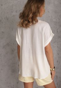 Renee - Biała Bluzka z Lnem i Wiskozą o Nietoperzowym Kroju z Krótkim Rękawem Herira. Okazja: na co dzień. Typ kołnierza: dekolt w serek. Kolor: biały. Długość: krótkie. Wzór: aplikacja. Materiał: wiskoza, len. Długość rękawa: krótki rękaw. Sezon: lato. Styl: casual, elegancki #6