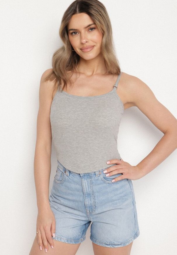 Born2be - Szary Top na Regulowanych Ramiączkach Deviosa. Okazja: na co dzień. Kolor: szary. Materiał: materiał. Długość rękawa: na ramiączkach. Styl: casual, klasyczny, elegancki