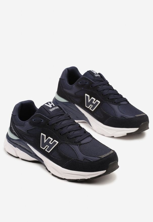 Born2be - Granatowe Buty Sportowe Sneakersy z Ozdobną Naszywką Reiana. Okazja: na co dzień. Kolor: niebieski. Wzór: aplikacja