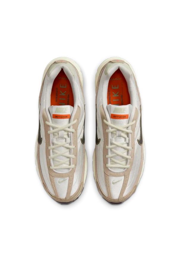 Nike - NIKE INITIATOR ITS Sneakersy męskie. Okazja: na co dzień. Kolor: beżowy. Materiał: materiał, guma. Szerokość cholewki: normalna. Sport: fitness