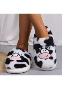 Intica - Kapcie domowe futrzane z motywem krowy Shanda. Okazja: do domu. Kolor: wielokolorowy. Materiał: futro #2