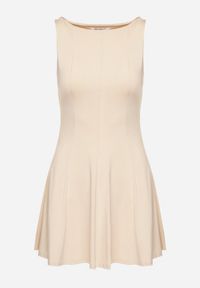 Born2be - Jasnobeżowa Sukienka z Wiskozą o Rozkloszowanym Kroju Bez Rękawów Nalomira. Okazja: na co dzień. Kolor: beżowy. Materiał: wiskoza. Długość rękawa: bez rękawów. Styl: elegancki, casual, klasyczny #4