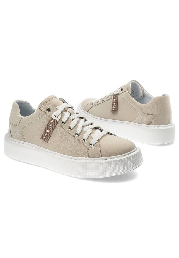 Beżowe Sneakersy Nessi Skórzane Półbuty Damskie. Kolor: beżowy. Materiał: skóra. Szerokość cholewki: normalna