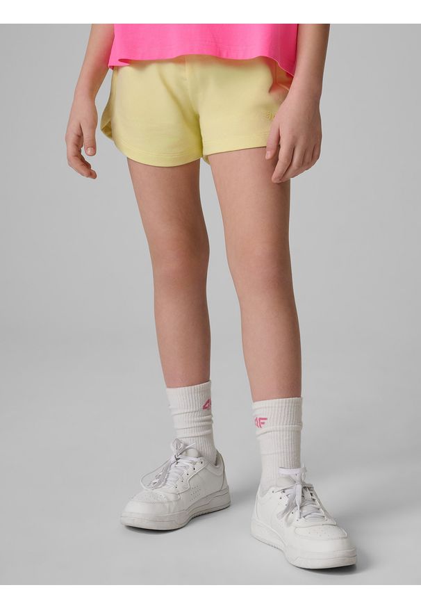 4f - 4F Spodenki dresowe dziewczęce - żółte 140 (9-10 lat). Kolor: żółty. Materiał: dresówka. Długość: krótkie. Sezon: lato