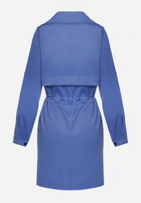 Born2be - Granatowa Kurtka Parka z Klasycznym Kołnierzem Ściągana w Pasie Troczkiem Revapia. Okazja: na spacer, na randkę, do pracy. Kolor: niebieski. Styl: klasyczny #4