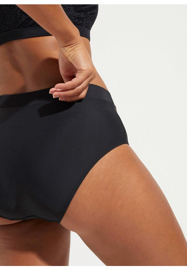 bonprix - Lekko modelujące sylwetkę figi bikini z wysokim stanem. Stan: podwyższony. Kolor: czarny. Materiał: materiał