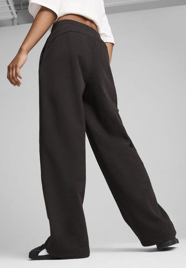 Damski strój do biegania Puma Ess+ Class Act Aop. Kolor: czarny. Sport: joga i pilates