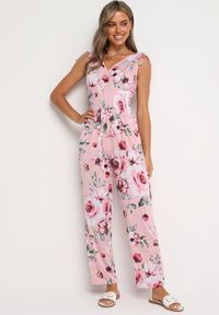 Born2be - Różowy Kombinezon w Kwiaty Wykończony Troczkami z Gumką w Talii Jalivia. Okazja: na co dzień. Kolor: różowy. Długość rękawa: na ramiączkach. Wzór: kwiaty. Sezon: wiosna, lato. Styl: casual, elegancki #7
