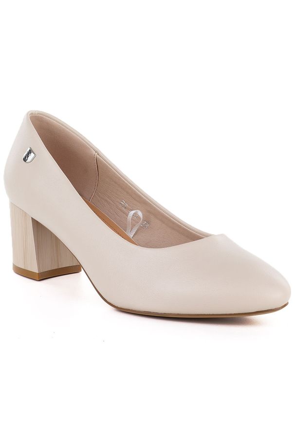 Czółenka damskie na słupku beżowe Sergio Leone PB404. Kolor: beżowy. Materiał: skóra ekologiczna. Obcas: na słupku. Wysokość obcasa: średni