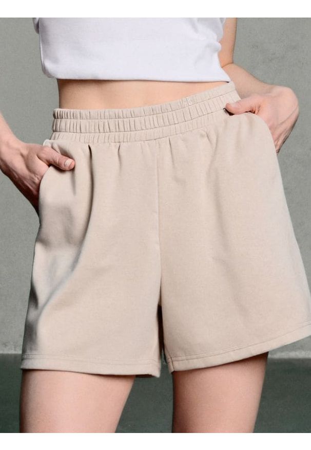 Sinsay - Szorty dresowe soft touch - beżowy. Kolor: beżowy. Materiał: dresówka