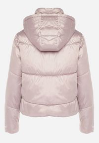 Born2be - Różowa Pikowana Kurtka z Kapturem i Ściągaczem w Talii Atirim. Typ kołnierza: kaptur. Kolor: różowy. Styl: elegancki #3