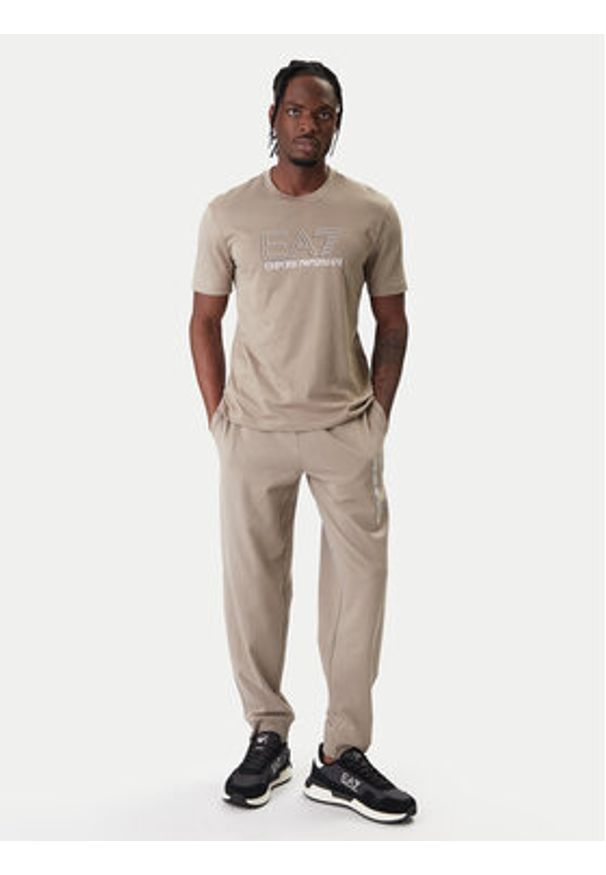 EA7 Emporio Armani T-Shirt 7M001307 AF10375 U6167 Beżowy Regular Fit. Kolor: beżowy. Materiał: bawełna