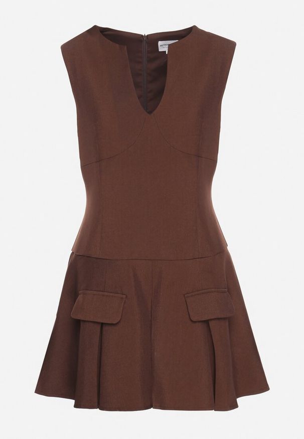 Born2be - Brązowa Rozkloszowana Sukienka z Wycięciem przy Dekolcie Atarinea. Okazja: na co dzień. Kolor: brązowy. Wzór: aplikacja. Typ sukienki: proste. Styl: casual