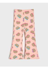 Sinsay - Spodnie flare ze wzorem Pusheen The Cat - różowy. Kolor: różowy #1