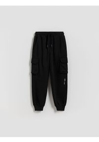 Reserved - Spodnie cargo - czarny. Kolor: czarny. Materiał: dzianina, bawełna