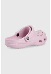 Crocs klapki dziecięce kolor różowy. Nosek buta: okrągły. Kolor: różowy. Materiał: guma, materiał. Wzór: gładki