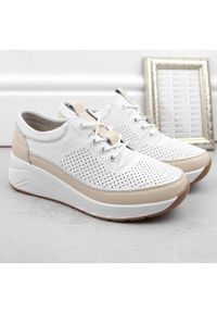 Skórzane półbuty sportowe damskie sneakersy na koturnie białe Artiker 54C1742. Kolor: biały. Materiał: skóra. Obcas: na koturnie #4