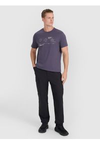 4f - 4F T-shirt regular z nadrukiem męski - szary L. Okazja: na co dzień. Kolor: szary. Materiał: bawełna, jersey, materiał. Długość rękawa: krótki rękaw. Długość: krótkie. Wzór: nadruk. Styl: sportowy, casual, klasyczny