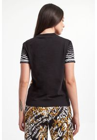 Versace Jeans Couture - T-shirt VERSACE JEANS COUTURE. Materiał: bawełna. Długość rękawa: krótki rękaw. Długość: krótkie. Wzór: nadruk #4