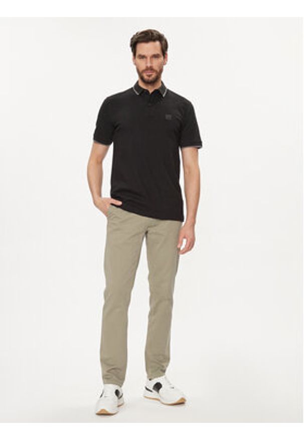 BOSS - Boss Chinosy 50510933 Beżowy Slim Fit. Kolor: beżowy. Materiał: bawełna