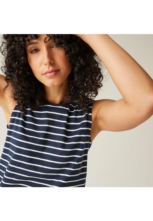 Regatta - Bezrękawnik turystyczny damski Fariene. Kolor: niebieski. Materiał: bawełna. Długość rękawa: bez rękawów. Sport: turystyka piesza