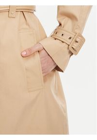 Guess Trencz W5YL02 WHDF1 Beżowy Regular Fit. Kolor: beżowy. Materiał: syntetyk