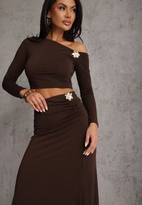 Renee - Brązowy Komplet Spódnica i Longsleeve Zdobione Marszczeniami i Aplikacjami Bervessa. Kolor: brązowy. Wzór: aplikacja #2