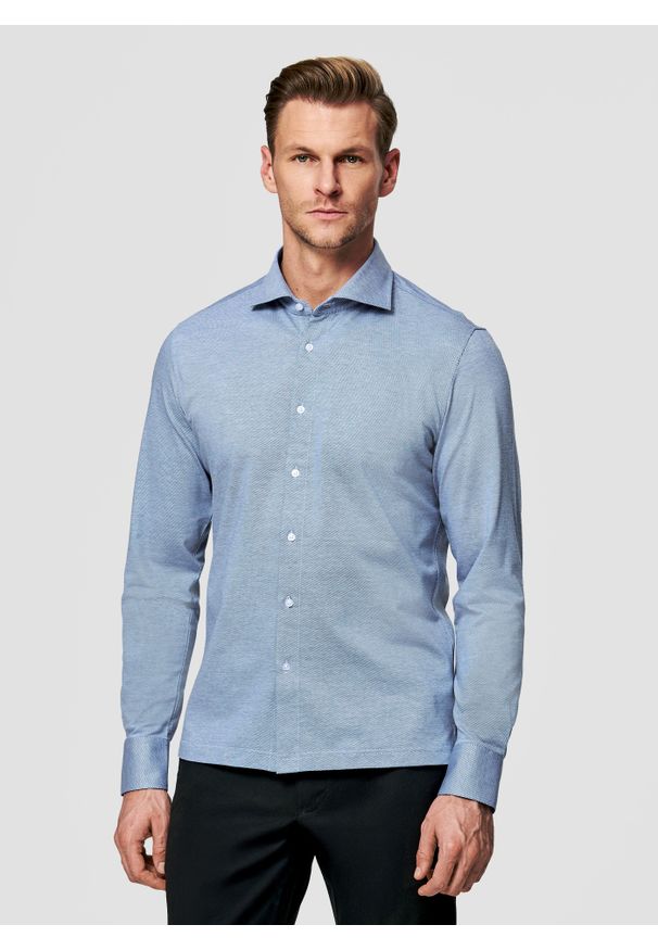 Pako Lorente - PAKO LORENTE - Jasnoniebieska dzianinowa koszula męska. Typ kołnierza: kołnierzyk włoski. Kolor: niebieski. Materiał: dzianina. Długość rękawa: długi rękaw. Długość: długie. Wzór: melanż