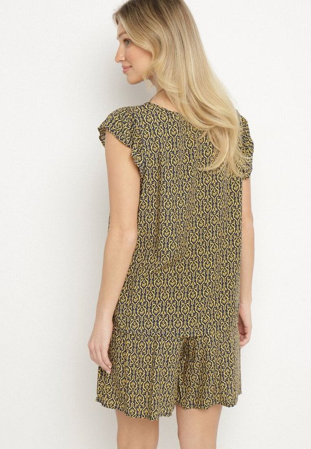 Born2be - Czarno-Żółty Bawełniany Komplet w Etniczny Wzór T-shirt i Szorty Sarithae. Kolor: żółty. Materiał: bawełna