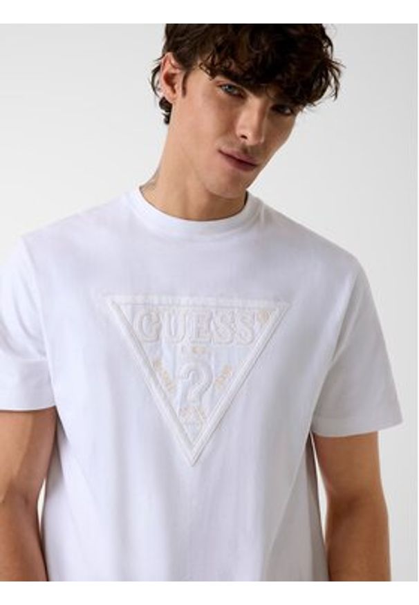 Guess T-Shirt 181622 Biały Classic Fit. Kolor: biały