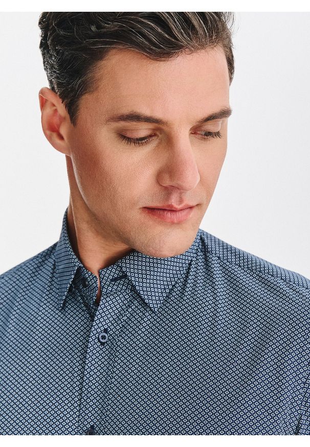 Pako Lorente - PAKO LORENTE – Bawełniana koszula w mikrowzór. Materiał: bawełna. Długość rękawa: długi rękaw. Długość: długie