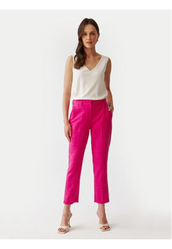 Tatuum Chinosy Rimini T2406.141 Różowy Slim Fit. Kolor: różowy. Materiał: wiskoza, bawełna