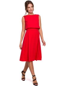 MAKEOVER - Czerwona Rozkloszowana Sukienka z Wycięciem na Plecach. Kolor: czerwony. Materiał: poliester, elastan