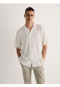 Reserved - Koszula ze struktralnej tkaniny - beżowy. Kolor: beżowy. Materiał: tkanina #1