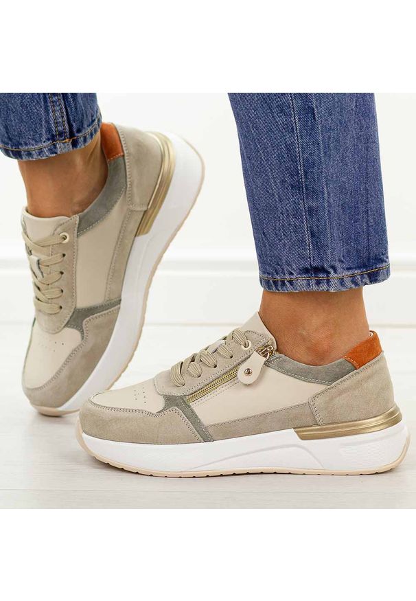 Beżowe skórzane sneakersy damskie Jezzi 9781. Okazja: na spacer, na co dzień. Nosek buta: okrągły. Zapięcie: sznurówki. Kolor: beżowy. Materiał: skóra. Szerokość cholewki: normalna. Sezon: wiosna, jesień, lato. Styl: casual, elegancki, sportowy, klasyczny