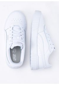 Sneakersy damskie białe Puma Carina 2.0. Okazja: na plażę. Zapięcie: pasek. Kolor: biały. Materiał: guma, materiał, skóra. Szerokość cholewki: normalna. Sezon: lato. Sport: tenis #4