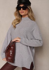 Renee - Szary Prążkowany Sweter z Półgolfem z Rozcięciami po Bokach Rerilla. Okazja: na co dzień. Kolor: szary. Materiał: prążkowany. Styl: klasyczny, elegancki, casual